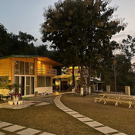 Saraiville- Luxury Riverside Cottages Дехрадун Екстериор снимка