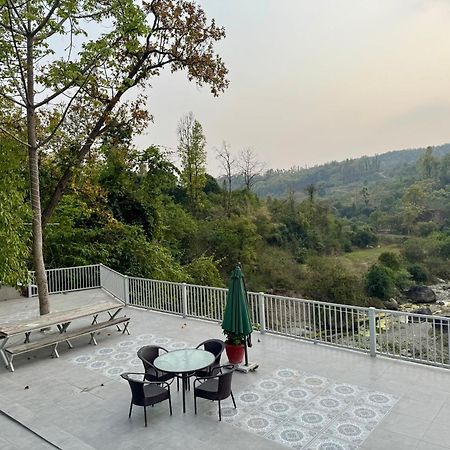 Saraiville- Luxury Riverside Cottages Дехрадун Екстериор снимка