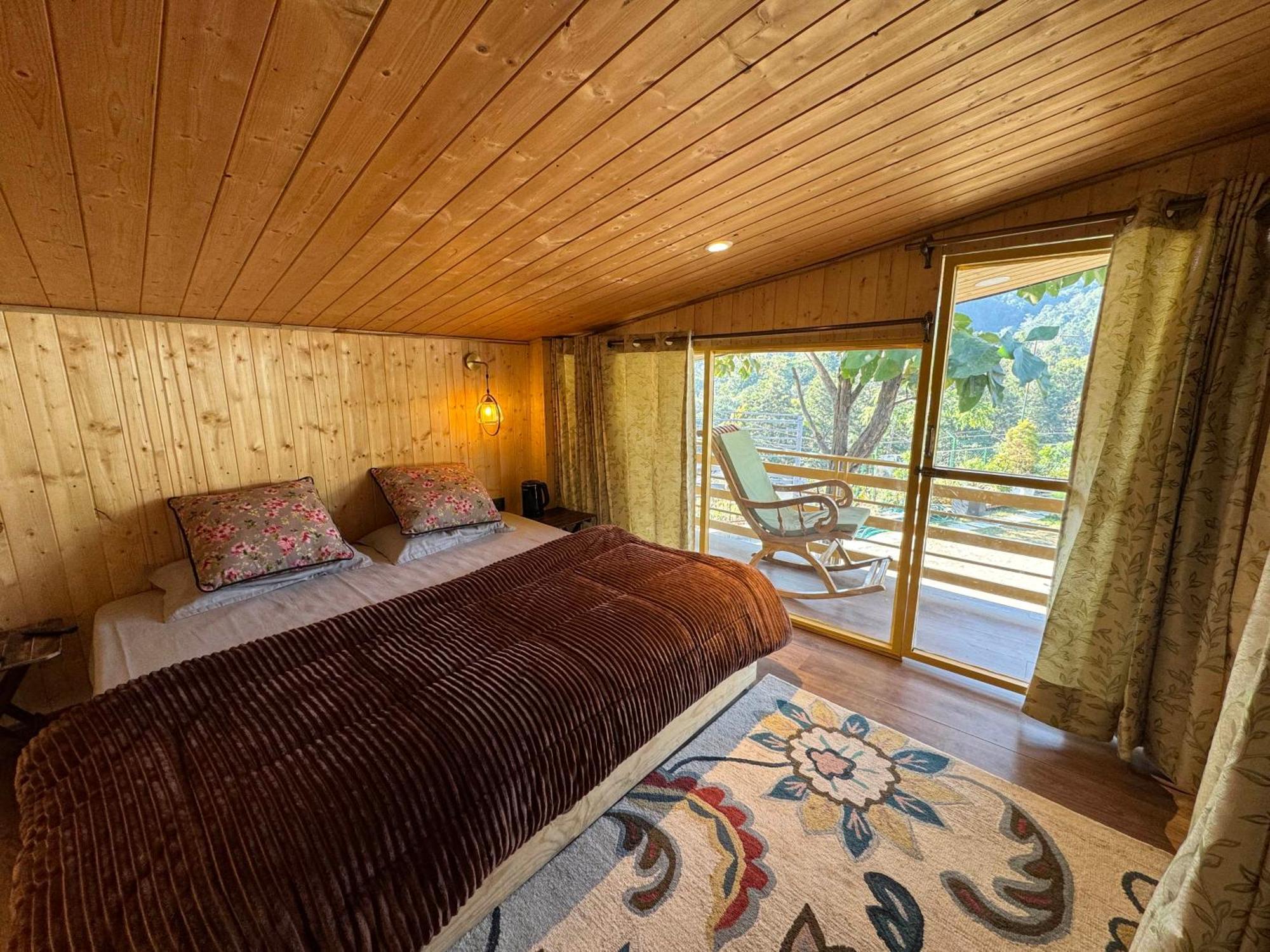 Saraiville- Luxury Riverside Cottages Дехрадун Екстериор снимка