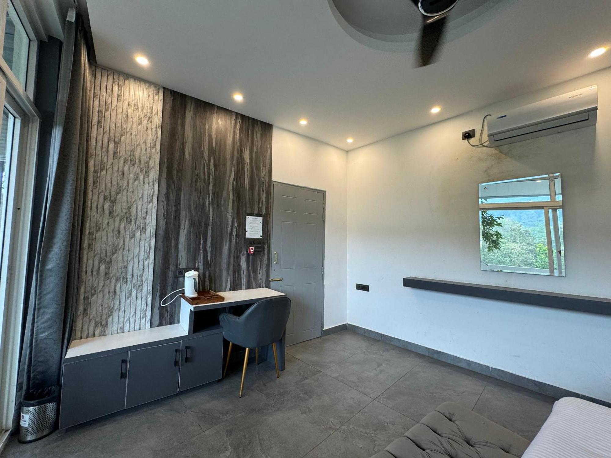 Saraiville- Luxury Riverside Cottages Дехрадун Екстериор снимка