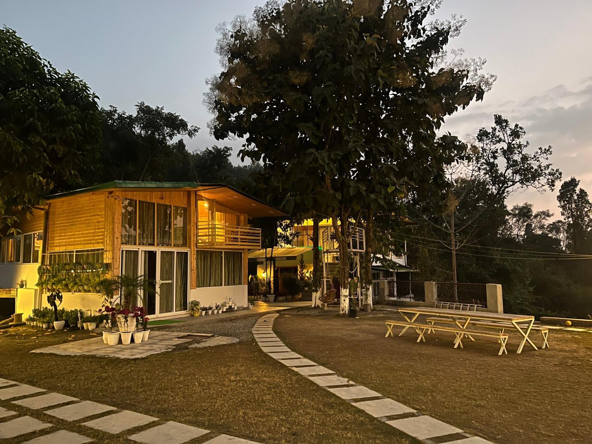 Saraiville- Luxury Riverside Cottages Дехрадун Екстериор снимка