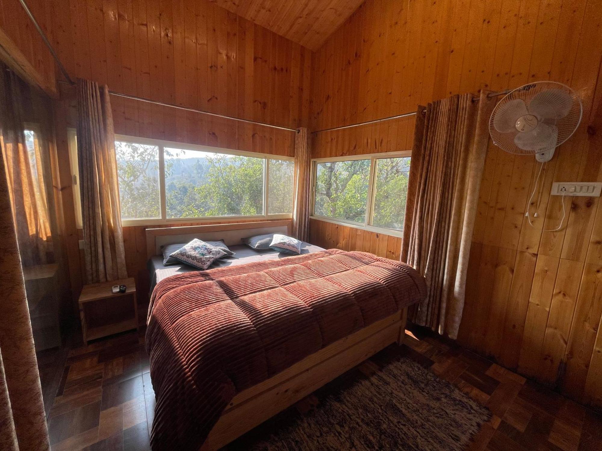 Saraiville- Luxury Riverside Cottages Дехрадун Екстериор снимка